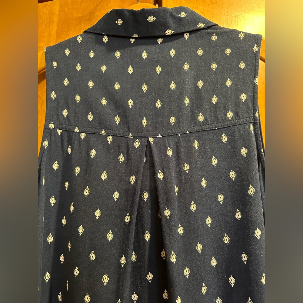 Old Navy and white, above knee dress. Small - Picture 12 of 15